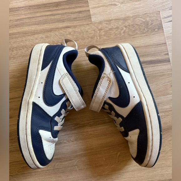 Kids Nike Navy and White Sneakers Size 12C - Picture 6 of 7